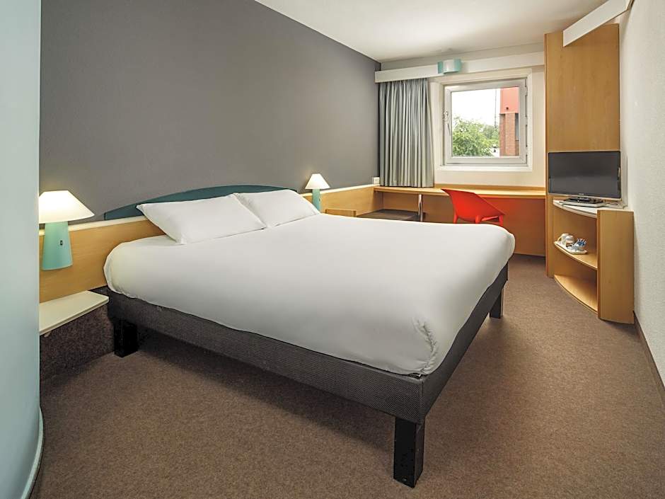 Photo 1 of 6 of 1 Double Bed