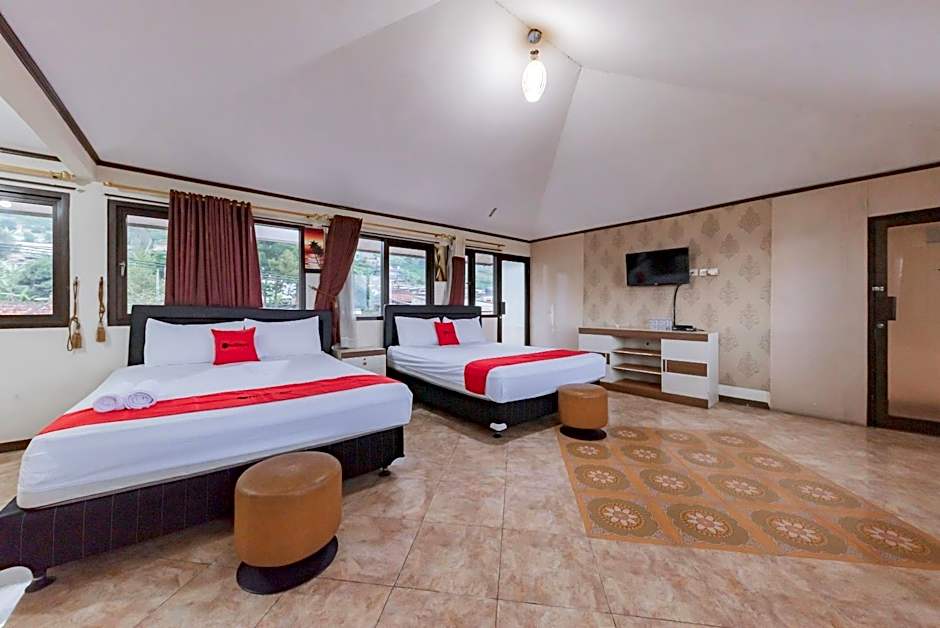 RedDoorz near Cikole Lembang