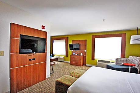 Queen Room with Two Queen Beds - Hearing Accessible