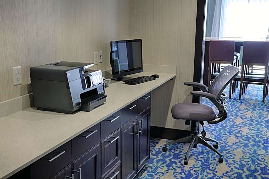 Holiday Inn Express & Suites Sidney By IHG