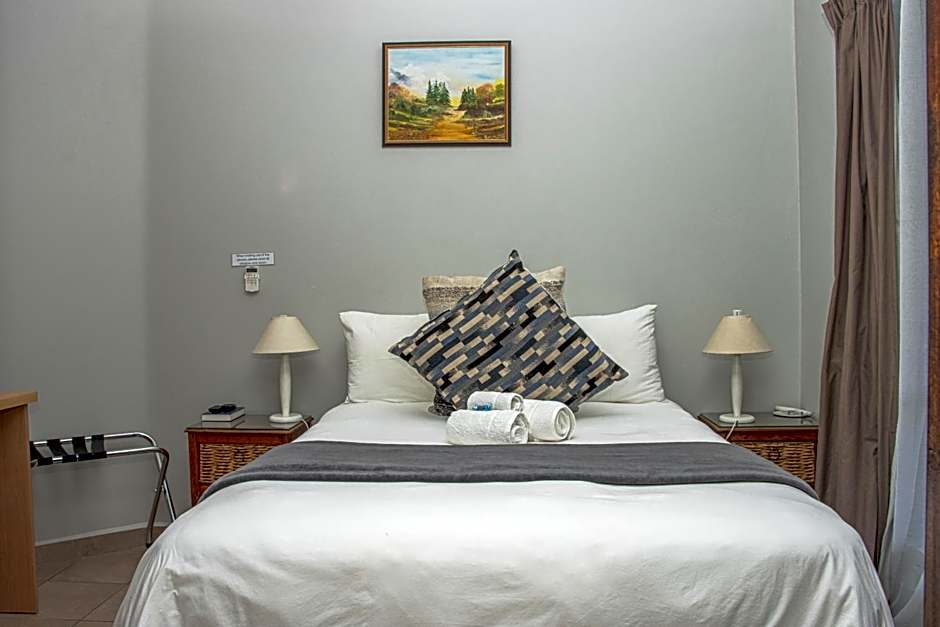 Woodpecker's Inn Guest House