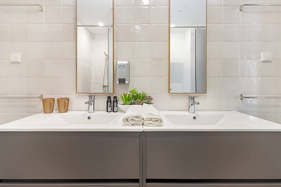 Bridge It - Suites & Views