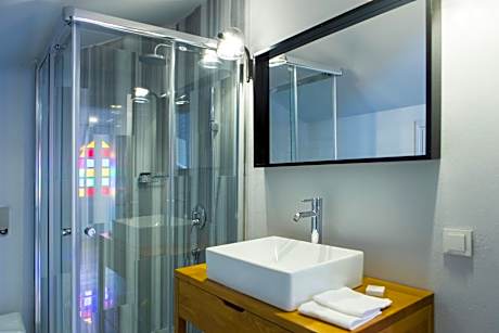 Suite with Balcony and Sea View