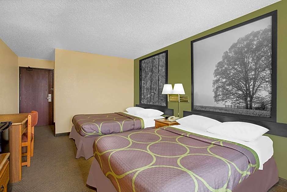 Super 8 by Wyndham Roanoke VA