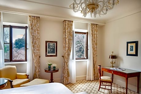 Four Seasons Twin Room