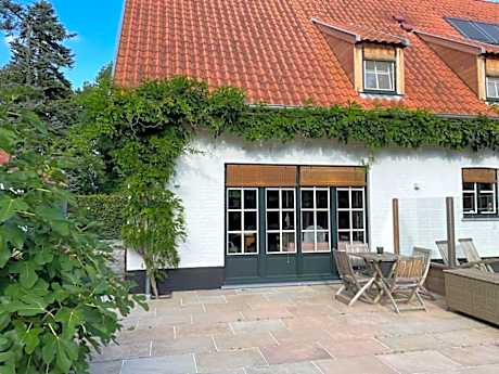 Huswell - Two guest-rooms in stylish villa - free bikes
