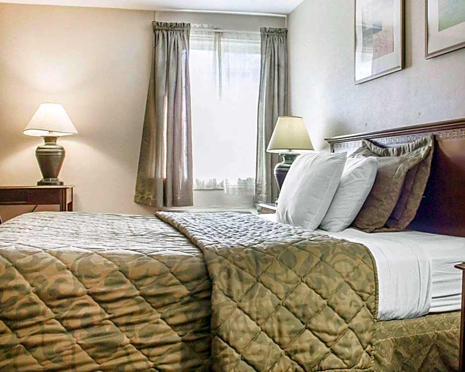 Rodeway Inn Huntington Station