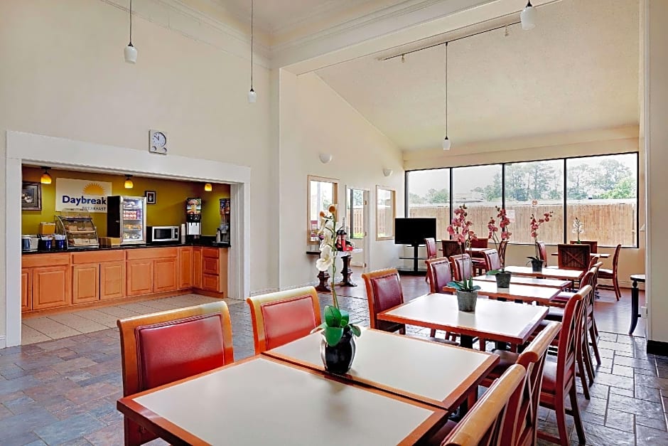 Days Inn by Wyndham Lafayette Near Lafayette Airport