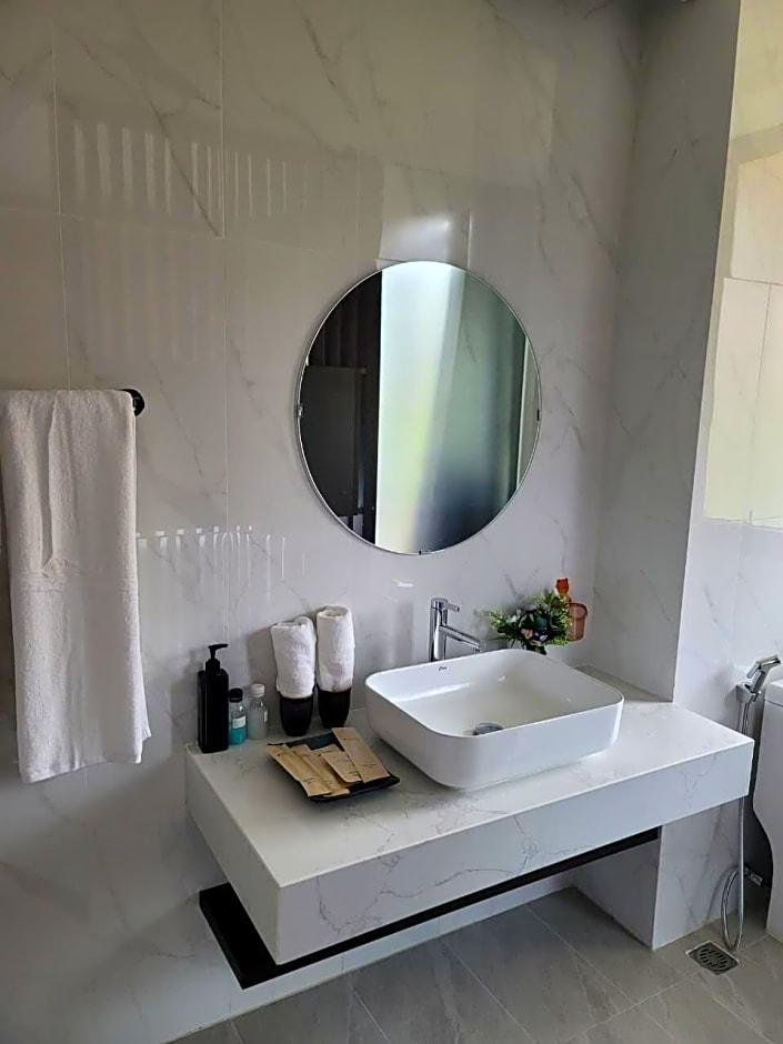 Lynn Times Thanh Thuy