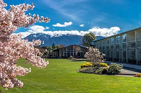 Distinction Te Anau Hotel & Villas