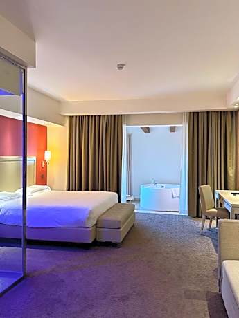 King Room with Spa Bath