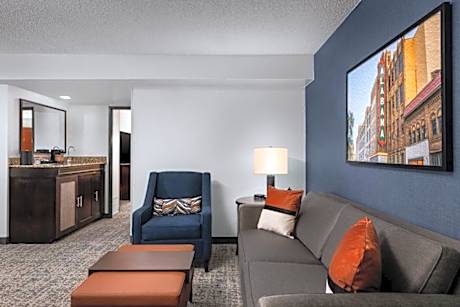 2 Room Suite-Pure Wellness-1 King Bed