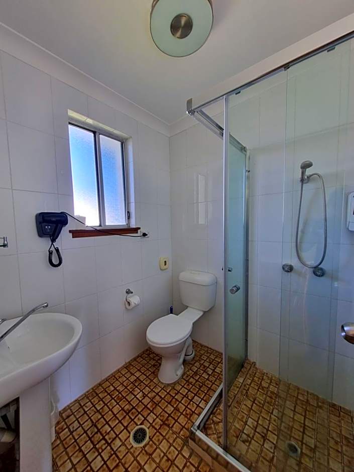 Moon River Motor Inn