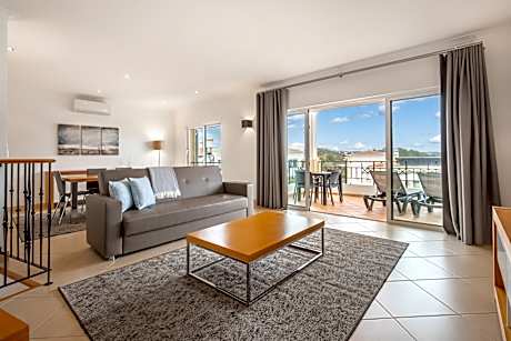 Two Bedroom Townhouse with Pool View