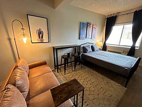 Queen Room - Disability Access - Non-Smoking