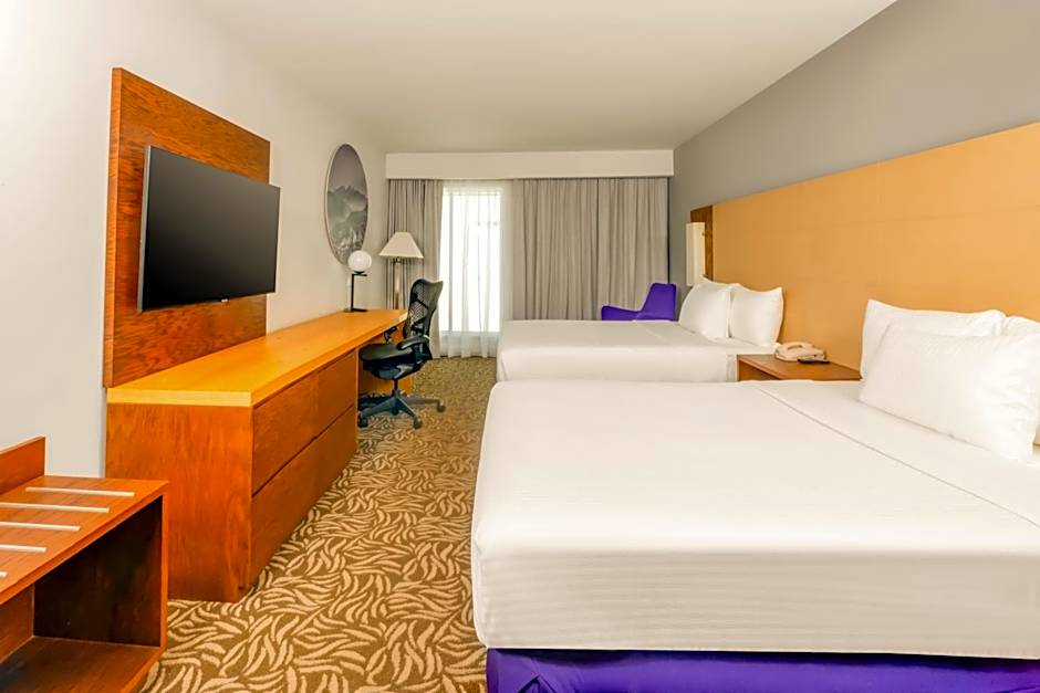 Krystal Urban Monterrey San Jeronimo