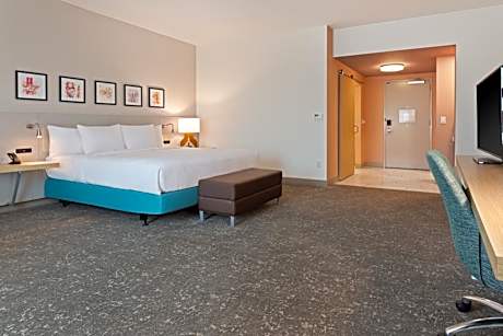 King Room with Tub - Mobility and Hearing Access