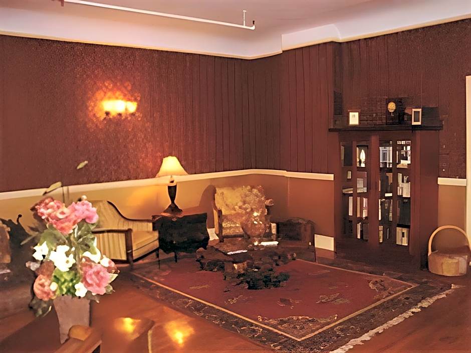 The Pines Inn