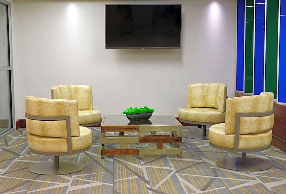 DoubleTree by Hilton Omaha Southwest