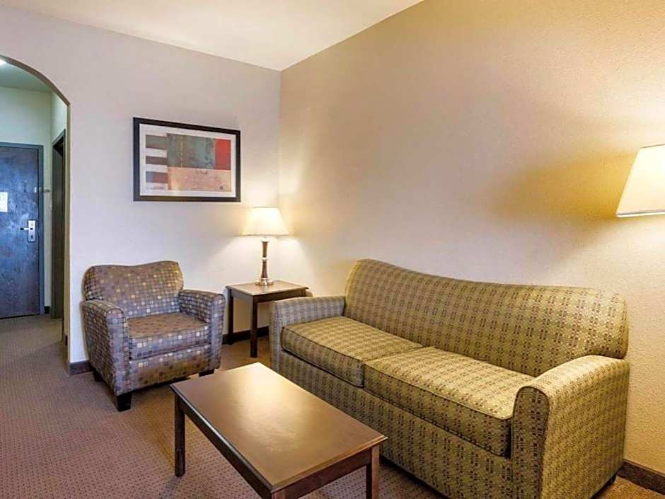Comfort Inn & Suites