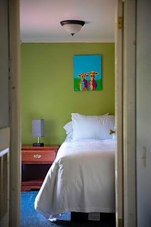 Apartment with Mountain View