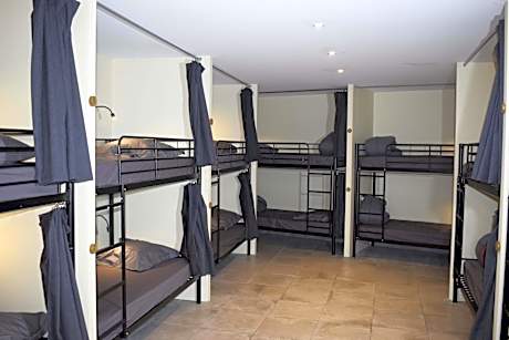 Single Bed in Mixed Dormitory Room