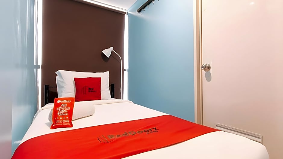 RedDoorz @ Greenview Hotel and Restobar Masbate