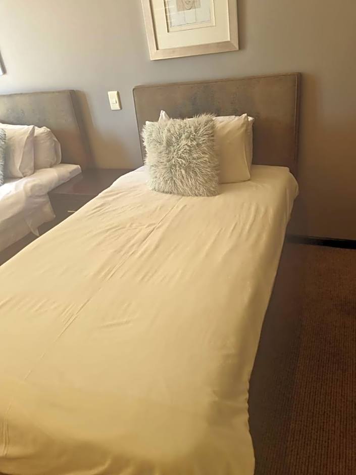 Emufuleni river logde