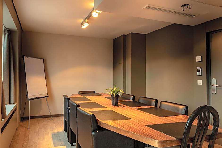 Castelnou Aparthotel