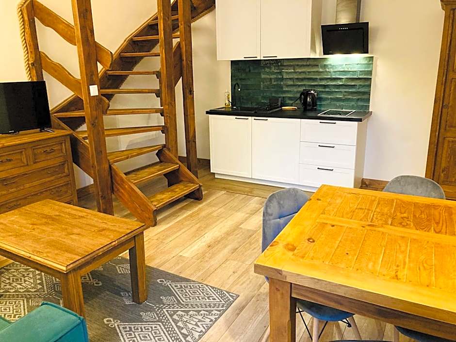 Modryna - Modrzewiowy Dom