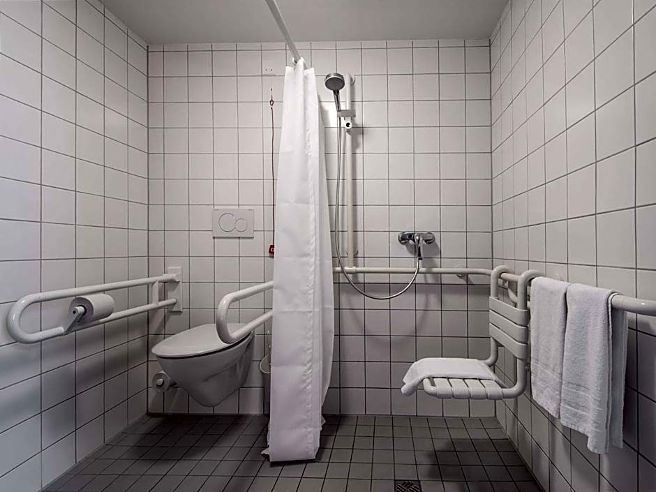 B&B HOTEL Rostock-Broderstorf