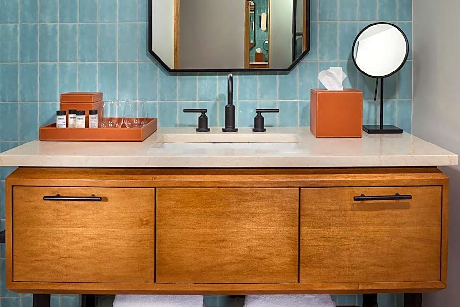 Merriweather Lakehouse Hotel, Autograph Collection