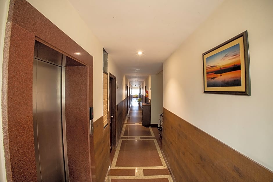 Metro Plaza Hotel by RAK Rooms