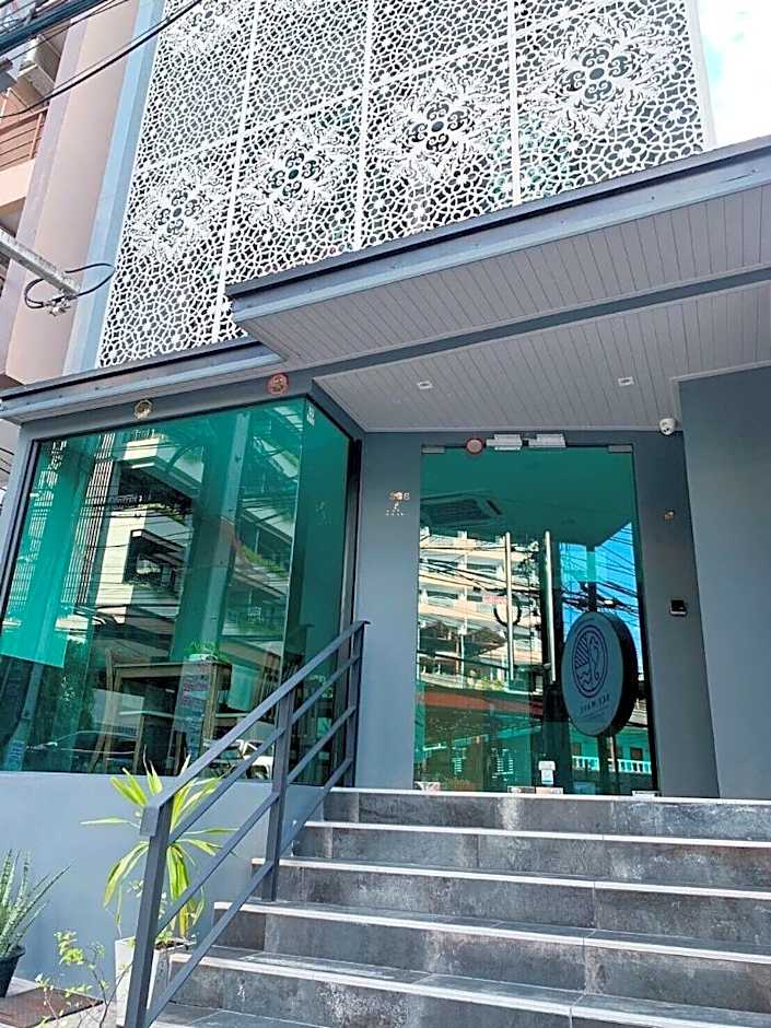 Sky Wave Patong Hotel