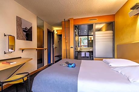 Classic Room for 3 Adults