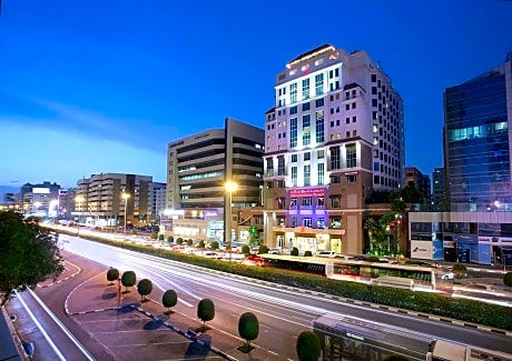 Knight Castle Hotel - Formerly known as Carlton Palace Hotel