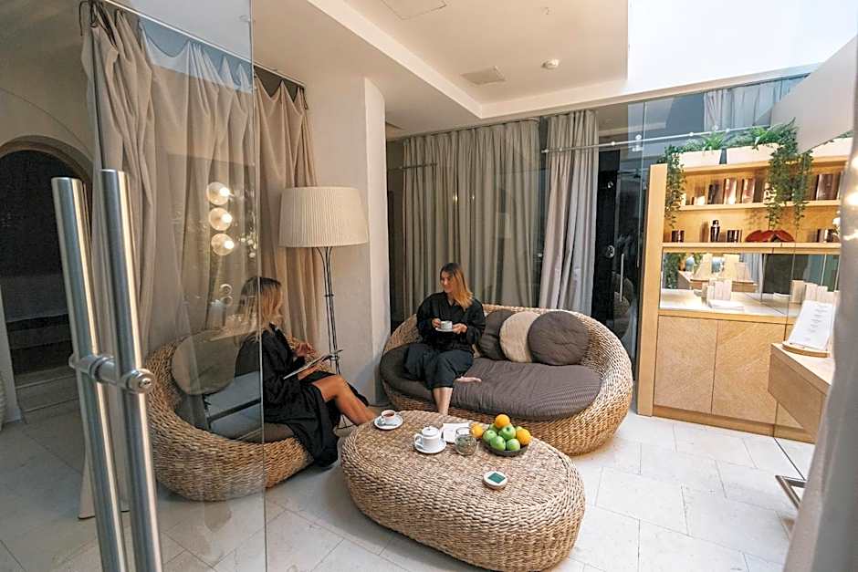 Dome Hotel