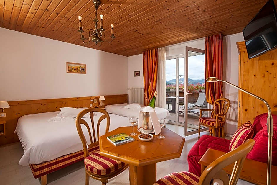 Logis Hostellerie Motel Au Bois Le Sire