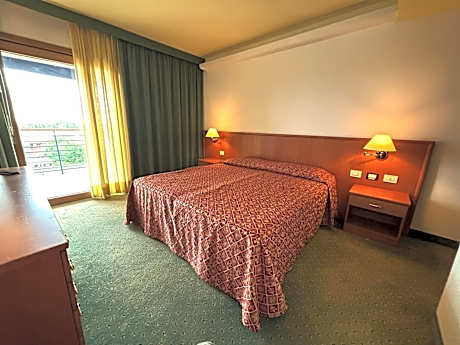 Double or Twin Room with Sea View