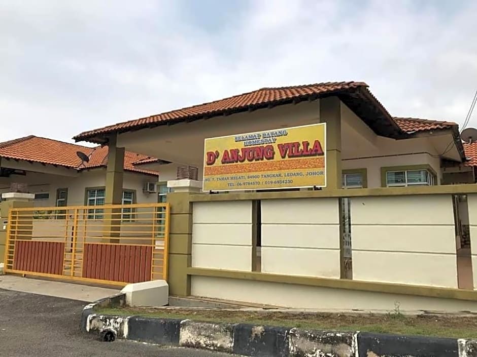 D' Anjung Inn