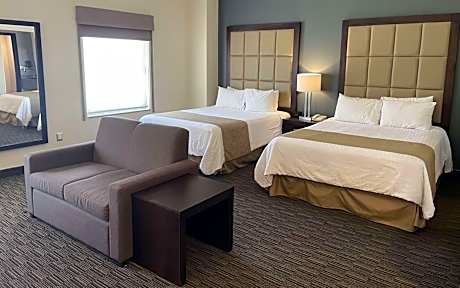 Queen Suite with Two Queen Beds