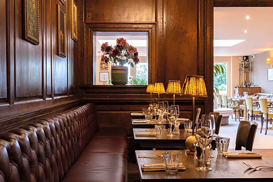 The White Hart - A Heartwood Inn