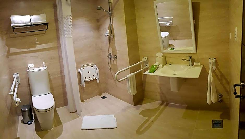 Hampton Inn By Hilton Santa Cruz Equipetrol