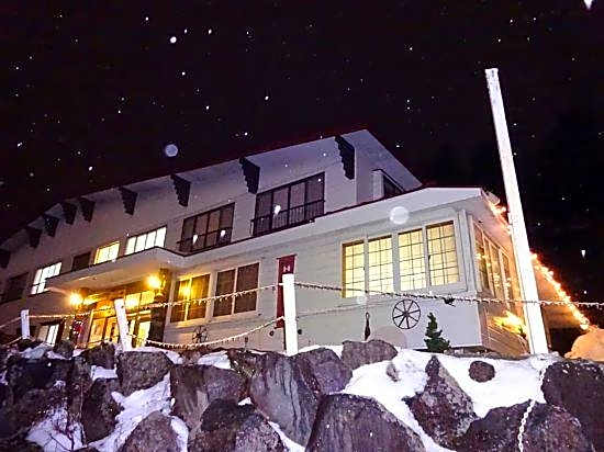 Hutte Jil Shirakabako