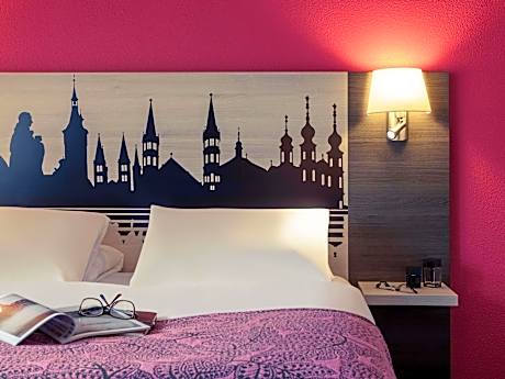 Spacious privilege rooms equipped with a comfortable double bed