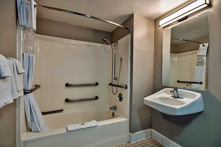 Motel 6-Albuquerque, NM - Carlisle