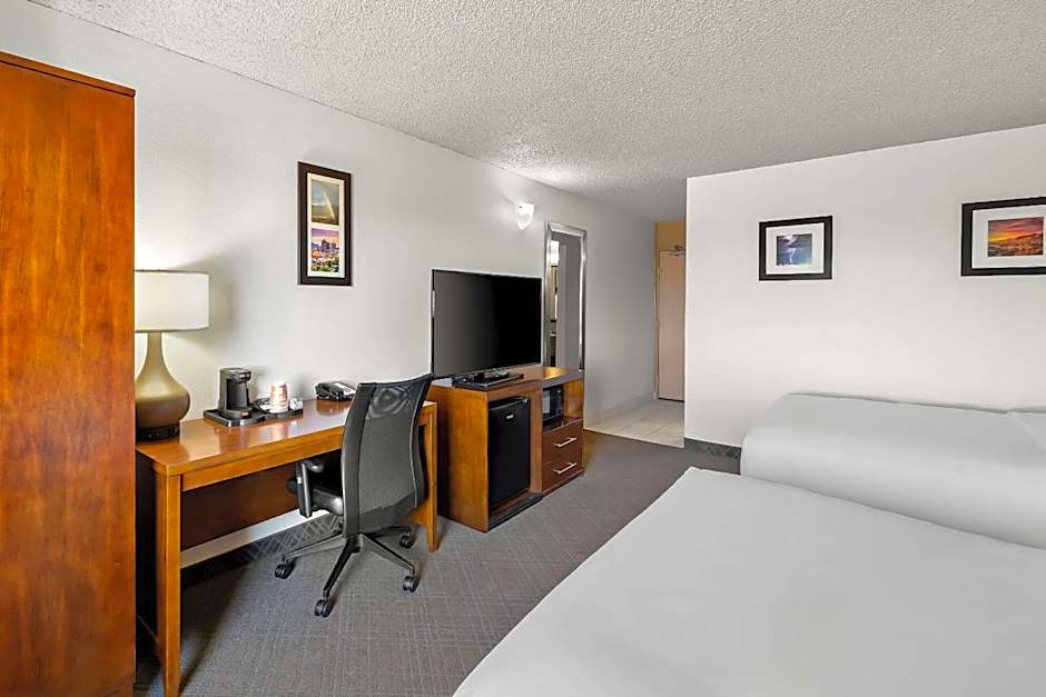Comfort Inn & Suites near Kino Sports Complex