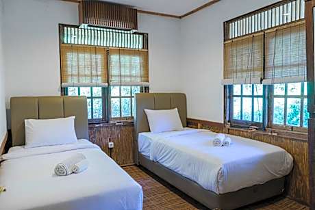 Twin Bedroom Sharing House
