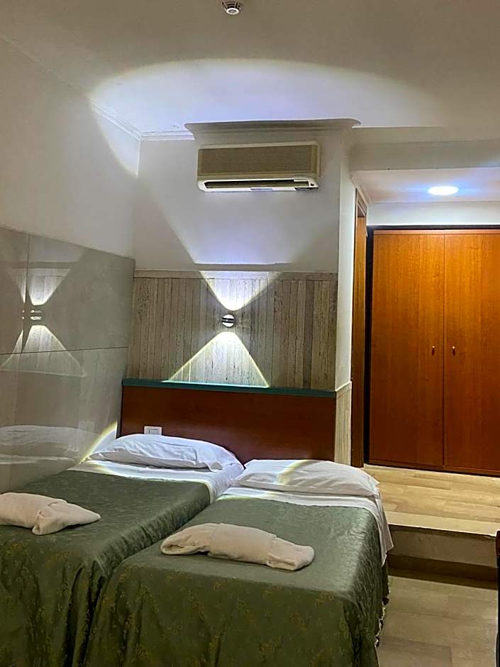 HOTEL CENTER 2