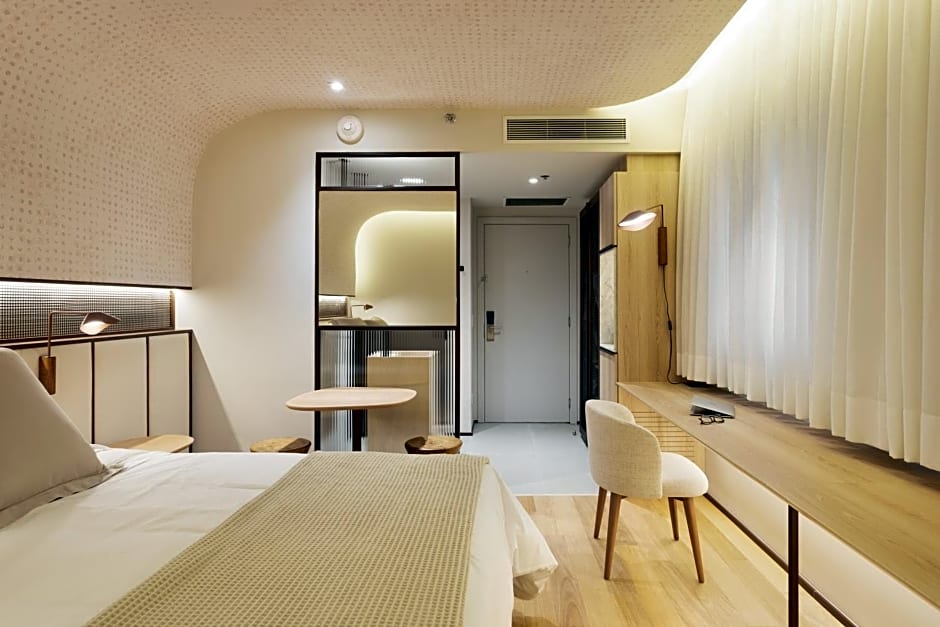 QOYA Hotel Curitiba, Curio Collection by Hilton